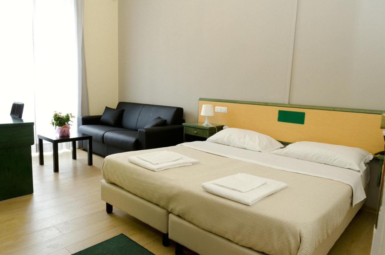 Hotel Suisse Génova Habitación foto